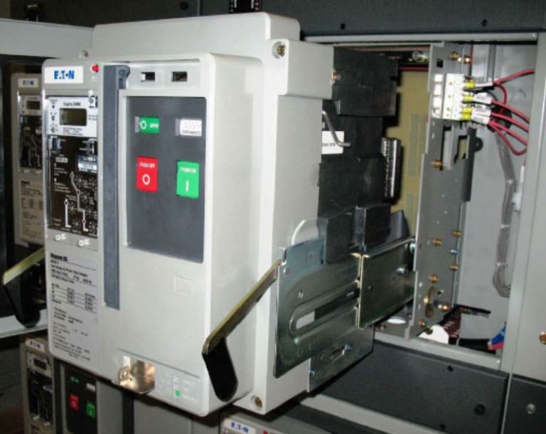 Typical mechanical interlocks role for draw out circuit breakers in LV