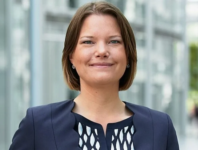 Schneider Electric Partners with E.ON to Deploy SF6 free Switchgear Across Europe Lisbeth Buschkühl, Chief Procurement Officer of E.ON SE